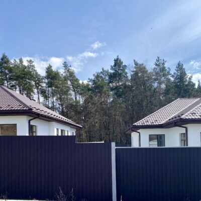 Приватний будинок в живописному місці. Поруч ліс та озеро.