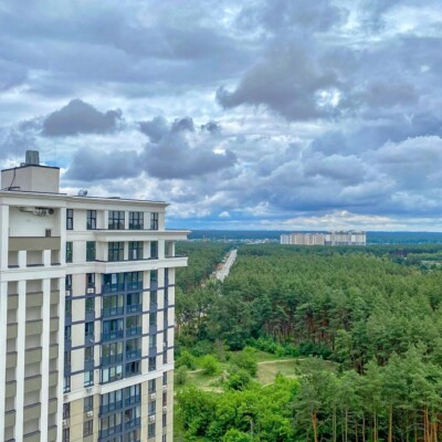 Видова двокімнатна квартира з документами біля Центрального парку