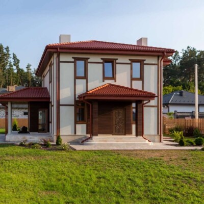 Двоповерховий будинок на 12 сотках землі