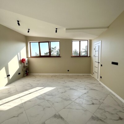 1к квартира з великою кухнею 32м². Новий ремонт. Буча.